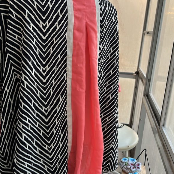 Womens plus sized cover up with sleeves - Picture 5 of 5